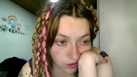 Snapshot of ezlngirl chatting on 09.12.25 Aimee online show from 09.12.25