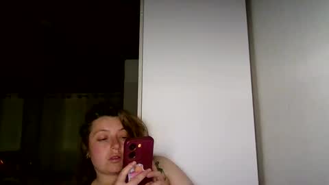 Snapshot of ezlngirl chatting on 11.28.25 Aimee online show from 11.28.25