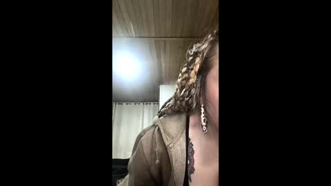 Snapshot of ezlngirl chatting on 03.19.26 Aimee online show from 03.19.26