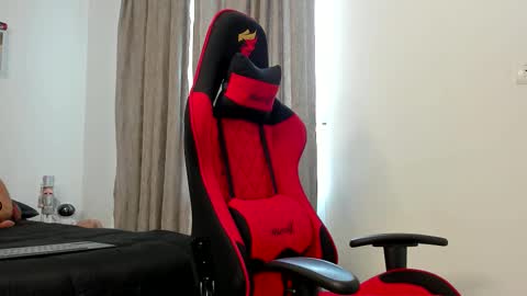 Ezzio Scolaro online show from 10.07.25