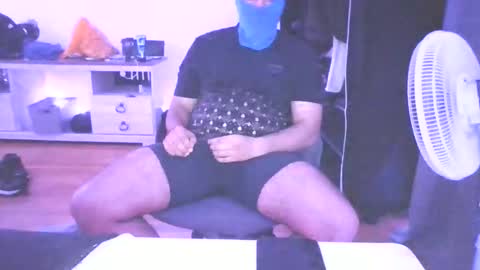 Snapshot of ezzteban935 chatting on 04.11.26 ezzteban935 online show from 04.11.26