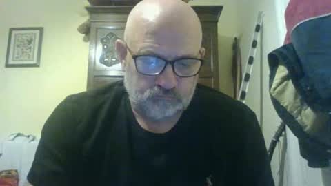 Snapshot of f1zzeek chatting on 03.31.26 f1zzeek online show from 03.31.26