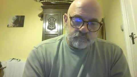 Snapshot of f1zzeek chatting on 04.16.26 f1zzeek online show from 04.16.26