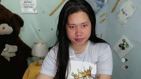 Snapshot of f3ckdollucy chatting on 02.07.25 yanna online show from 02.07.25