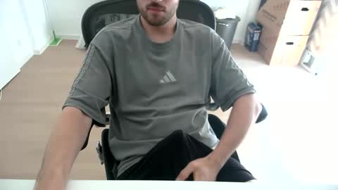 Snapshot of fabian_196 chatting on 05.27.26 Call me bitch online show from 05.27.26