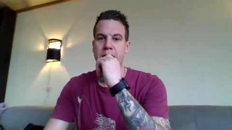 Dennis online show from 02.04.25