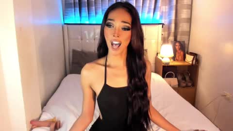 Snapshot of faelore_ chatting on 12.19.24 faelore online show from 12.19.24