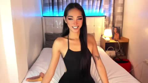 Snapshot of faelore_ chatting on 01.11.25 faelore online show from 01.11.25