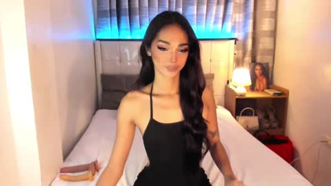 Snapshot of faelore_ chatting on 01.12.25 faelore online show from 01.12.25