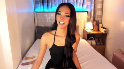 Snapshot of faelore_ chatting on 01.19.25 faelore online show from 01.19.25