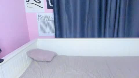 Snapshot of faeriehaze chatting on 09.23.25 Kai online show from 09.23.25