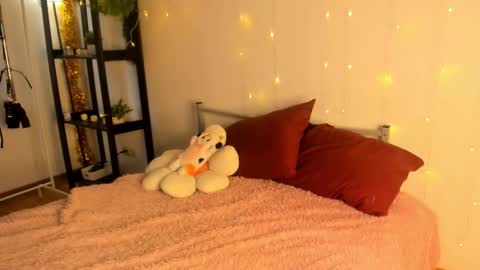 Snapshot of faeriehaze chatting on 02.10.26 Kai online show from 02.10.26