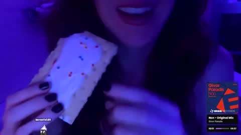 Snapshot of faewildz chatting on 11.05.25 Faewildz online show from 11.05.25