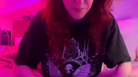 Snapshot of faewildz chatting on 11.06.25 Faewildz online show from 11.06.25