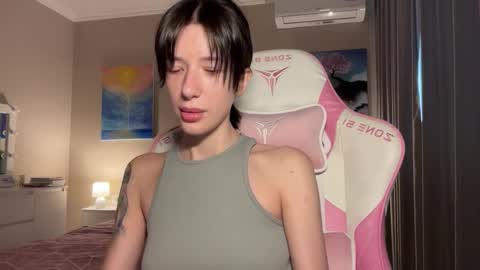 Snapshot of fairy_bloomix chatting on 09.17.25 Bloom  online show from 09.17.25