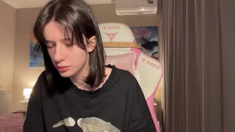 Snapshot of fairy_bloomix chatting on 09.22.25 Bloom  online show from 09.22.25