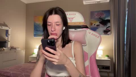 Snapshot of fairy_bloomix chatting on 10.17.25 Bloom  online show from 10.17.25