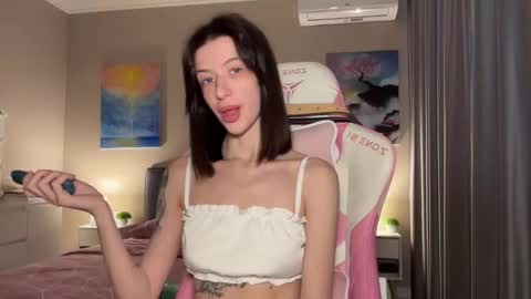 Snapshot of fairy_bloomix chatting on 10.19.25 Bloom  online show from 10.19.25