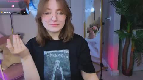 Snapshot of fairy_tara chatting on 10.24.25 Tara online show from 10.24.25