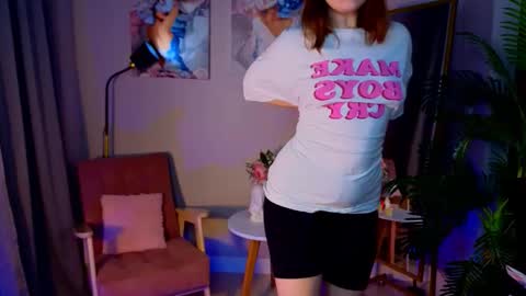 Snapshot of fairy_tara chatting on 11.15.25 Tara online show from 11.15.25