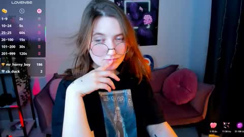 Snapshot of fairy_tara chatting on 11.23.25 Tara online show from 11.23.25