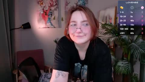 Snapshot of fairy_tara chatting on 12.15.25 Tara online show from 12.15.25