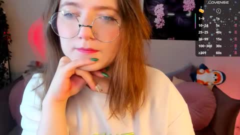 Snapshot of fairy_tara chatting on 12.17.25 Tara online show from 12.17.25