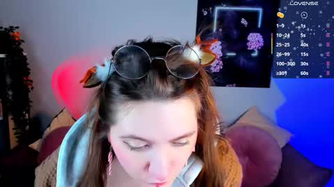 Snapshot of fairy_tara chatting on 12.18.25 Tara online show from 12.18.25