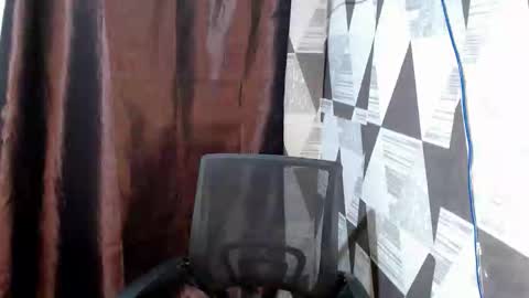 Snapshot of fairy_tinesxx69 chatting on 10.17.25 fairy_tinesxx69 online show from 10.17.25