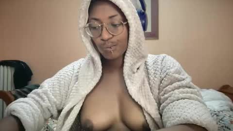 Snapshot of fairygodmommy chatting on 09.23.25 fairygodmommy online show from 09.23.25