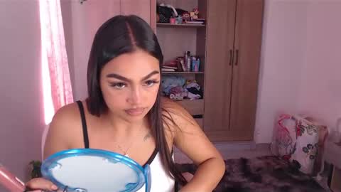 Snapshot of fairylatin chatting on 01.20.25 fairylatin online show from 01.20.25