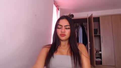 Snapshot of fairylatin chatting on 01.29.25 fairylatin online show from 01.29.25