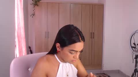 Snapshot of fairylatin chatting on 02.04.25 fairylatin online show from 02.04.25