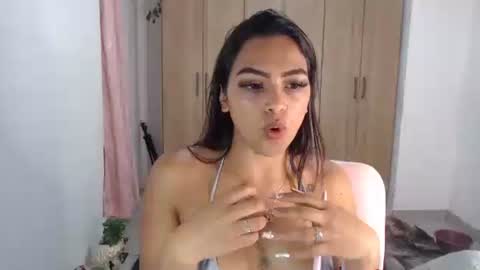 Snapshot of fairylatin chatting on 02.07.25 fairylatin online show from 02.07.25