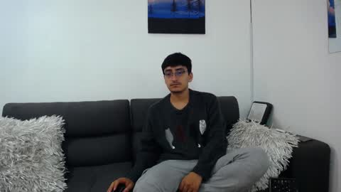 FallGays online show from 01.16.25