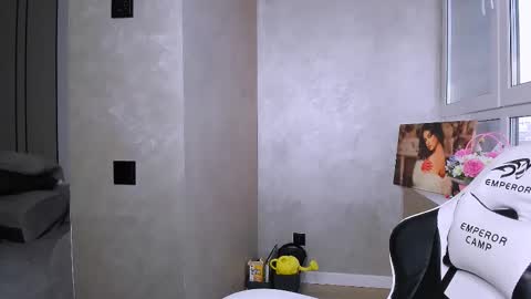 Snapshot of fancy_bunny chatting on 12.18.25 fancy bunny online show from 12.18.25