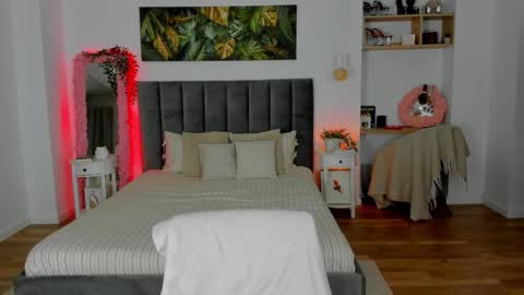 Jennifer online show from 09.15.25