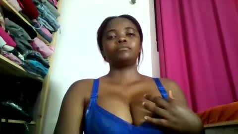 Snapshot of fanie06 chatting on 03.18.26 fanie06 online show from 03.18.26