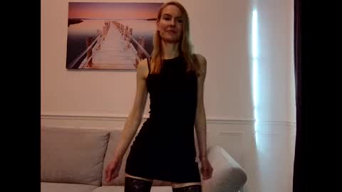 Snapshot of fanny_posy chatting on 01.10.25 Fanny online show from 01.10.25