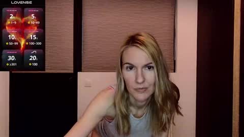 Snapshot of fanny_posy chatting on 02.08.25 Fanny online show from 02.08.25