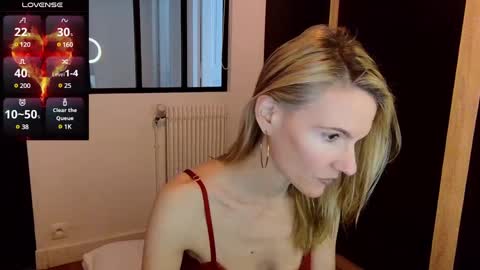 Snapshot of fanny_posy chatting on 03.04.25 Fanny online show from 03.04.25