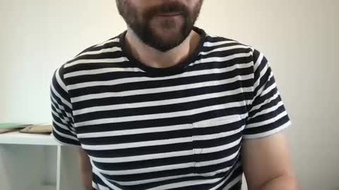 Snapshot of fantacyland chatting on 10.02.25 Alex online show from 10.02.25