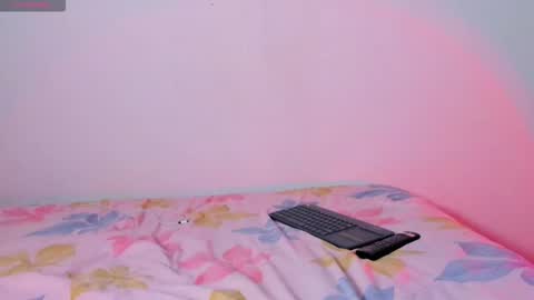 Snapshot of fantastic_asians2 chatting on 11.06.25 Ale online show from 11.06.25