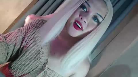 DANIELLA - DONT FORGET TO GIVE ME A THUMBSU UP online show from 02.28.26