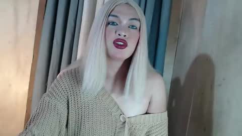 DANIELLA - DONT FORGET TO GIVE ME A THUMBSU UP online show from 04.30.26