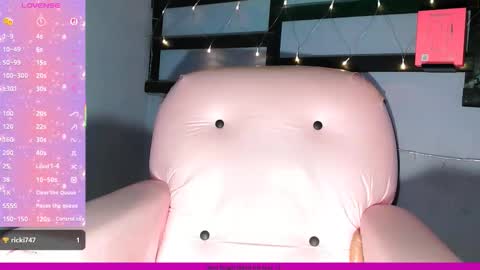 Snapshot of fantasyboobs3 chatting on 03.12.26 fantasyboobs3 online show from 03.12.26