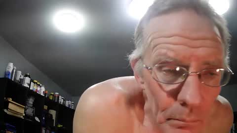 Snapshot of fantasyresort chatting on 12.25.24 fantasyresort online show from 12.25.24