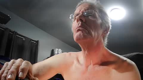 Snapshot of fantasyresort chatting on 01.01.25 fantasyresort online show from 01.01.25