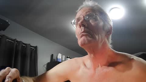 Snapshot of fantasyresort chatting on 01.05.25 fantasyresort online show from 01.05.25