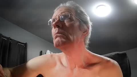 Snapshot of fantasyresort chatting on 01.27.25 fantasyresort online show from 01.27.25